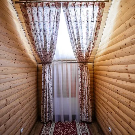 Anastasiya Gold Boekovel