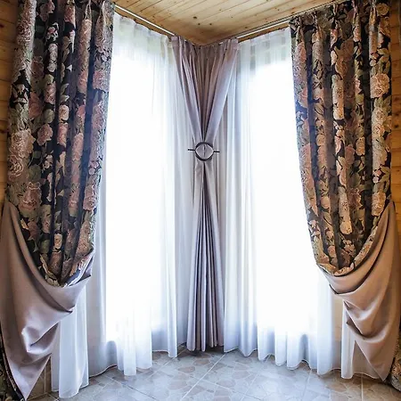 Anastasiya Gold Boekovel